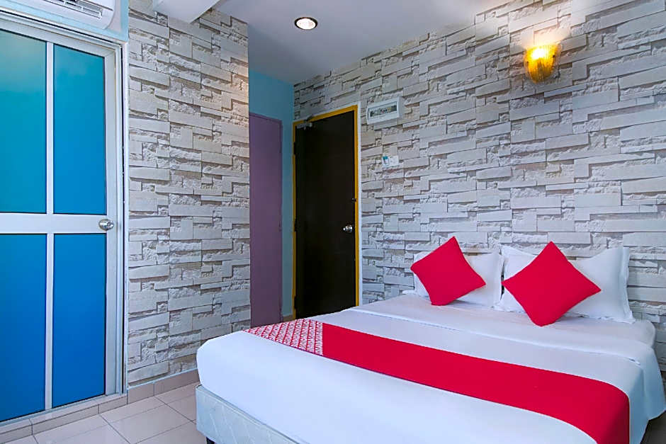 Capital O 252 Lotus Hotel