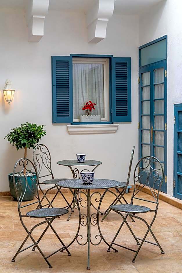 Julina Boutique Living