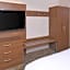 Holiday Inn Express & Suites Omaha - 120th and Maple By IHG