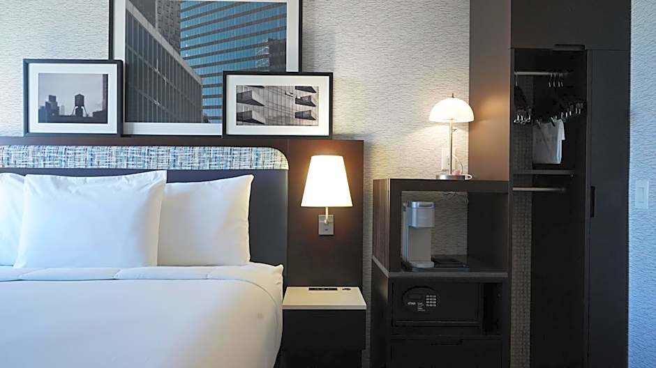 DoubleTree by Hilton Long Island City, NY