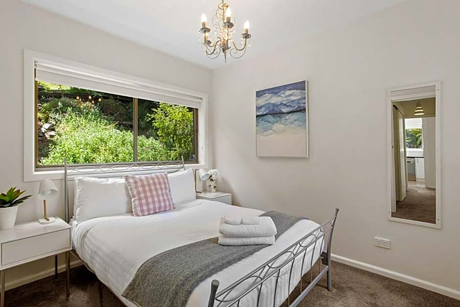The View 2 bed unit with stunning Hobart outlook