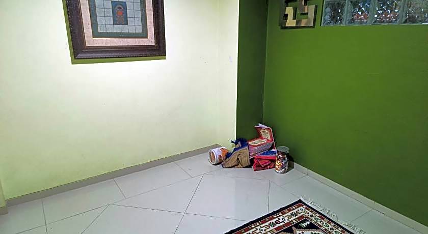 OYO 90583 Balqies Homestay Syariah