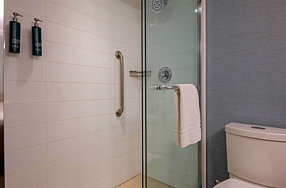 DoubleTree by Hilton West Edmonton