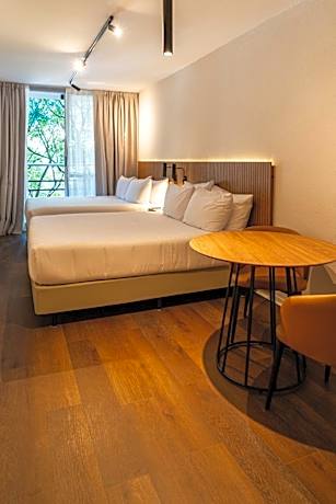 Standard, Guest Room, 2 Double, City View, Balcony
