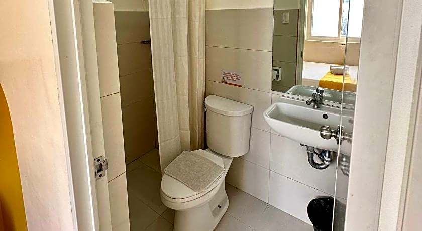 Travelbee Capitol Inn