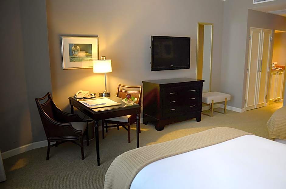 Photo 1 of 3 of Classic Deluxe 1 King Bed
