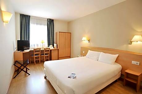 DOUBLE WITH EXTRA BED