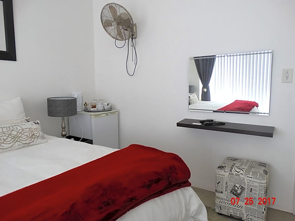 Au Plais De Langebaan at Palm Tree Villa