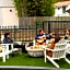ITH Santa Barbara Beach Hostel