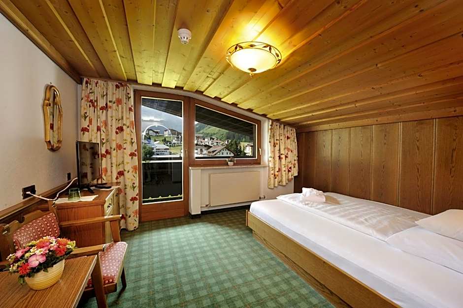 Alpenhotel Tirol