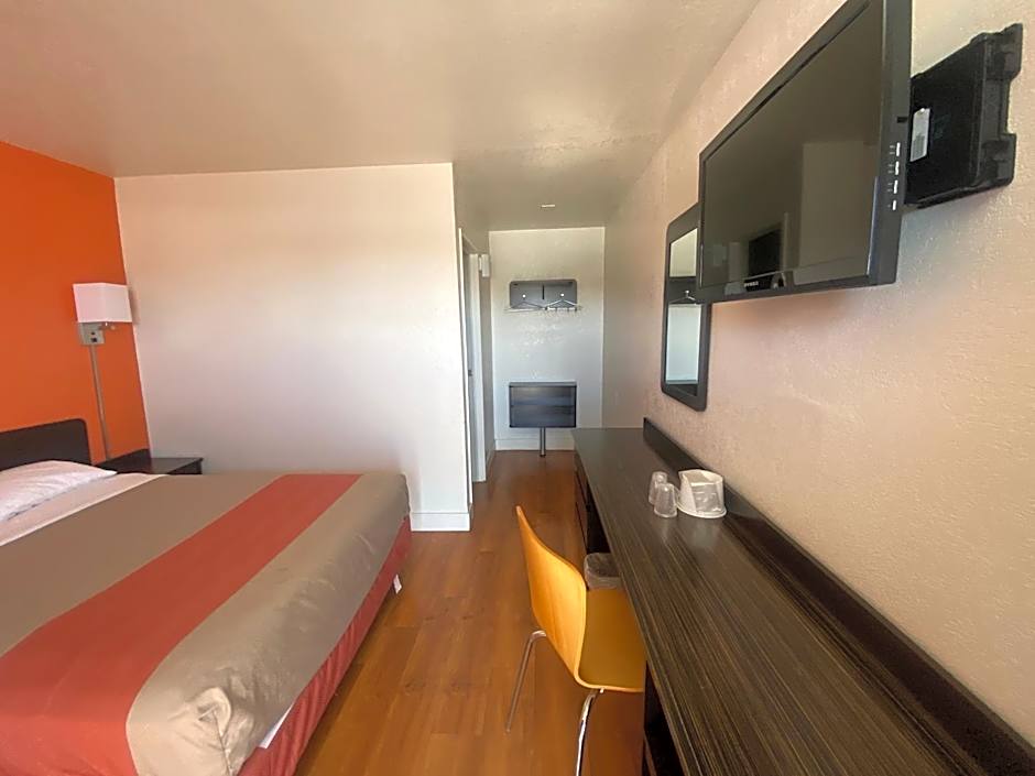 Motel 6-Goodland, KS