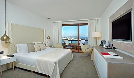 Red Level Premium Room with Sea and Cathedral View