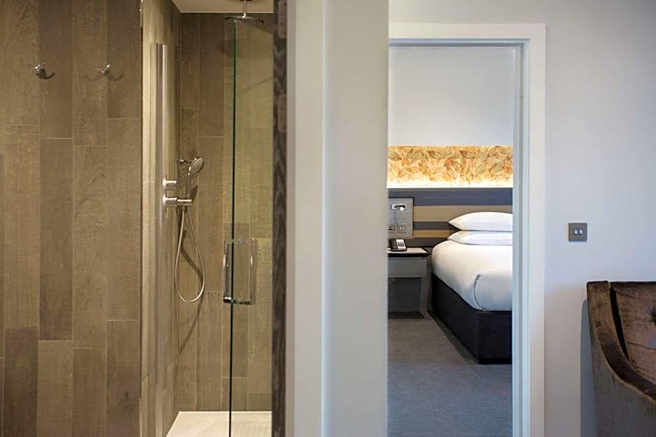 DoubleTree by Hilton Edinburgh - Queensferry Crossing