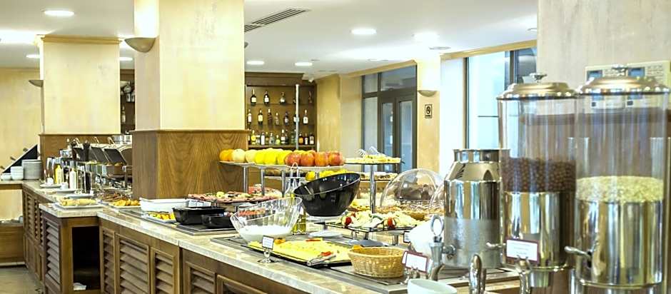 Colosseum Marina Hotel