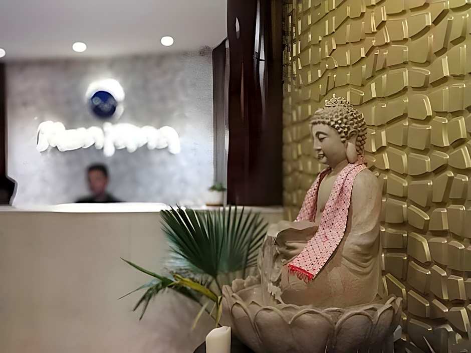 Summit Montana Suites & Spa at Mall