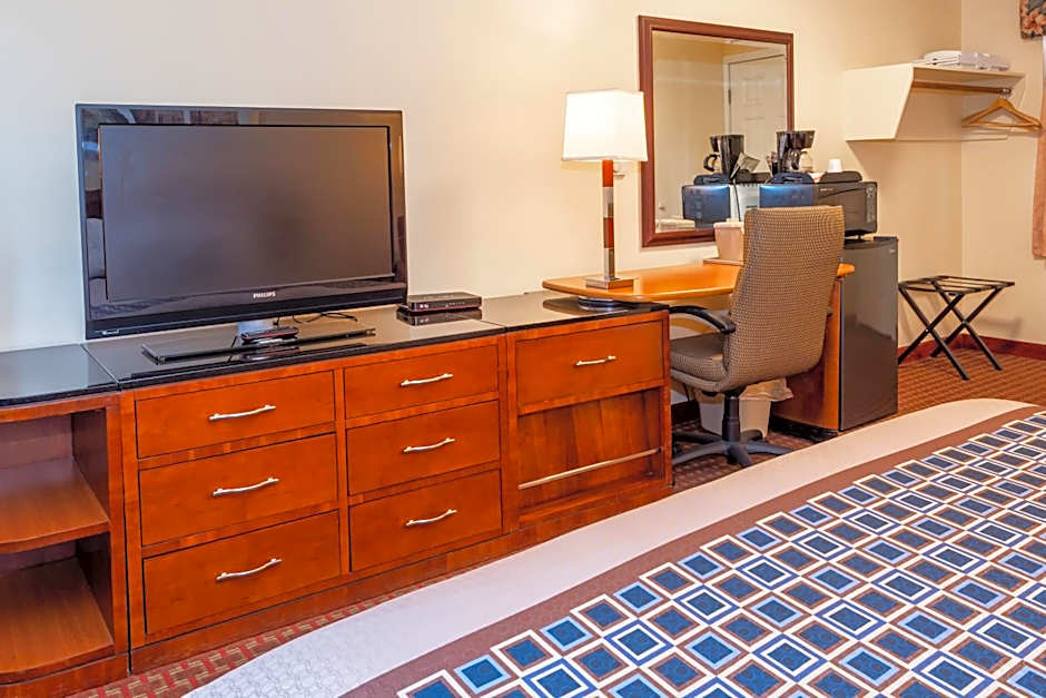 Riviera Inn