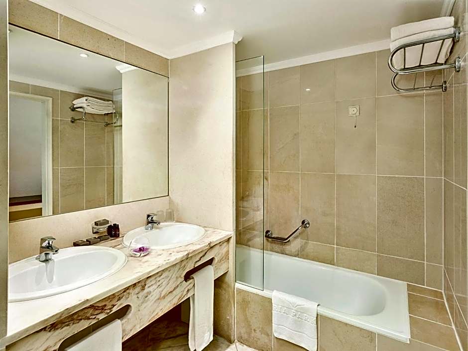 Ria Park Garden Hotel