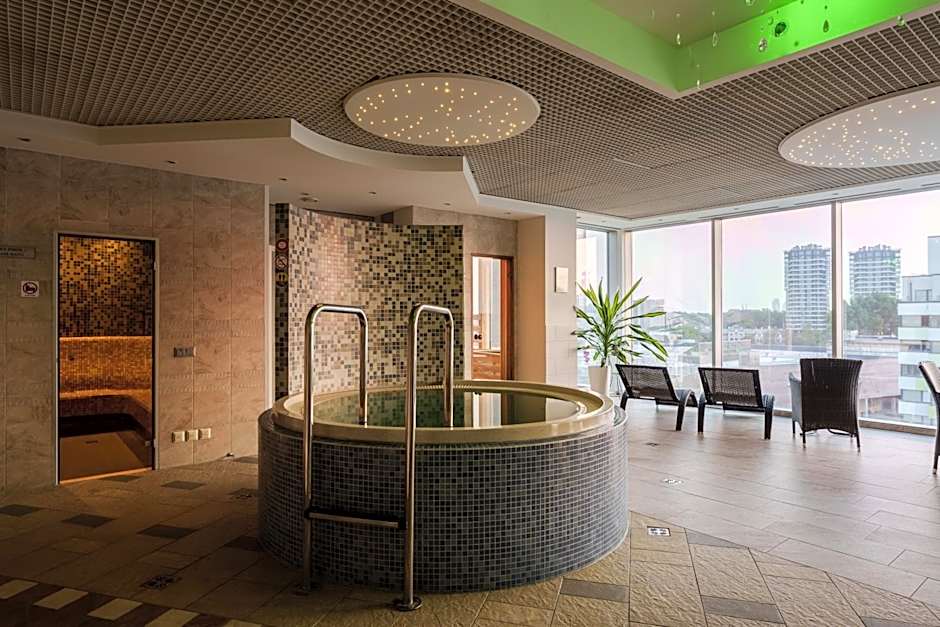 Riga Islande Hotel with FREE Parking