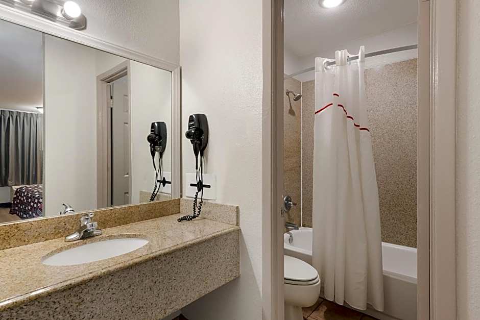 Red Roof Inn College Station