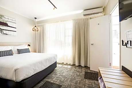 Queen Studio with Free Welcome Drink for Two Guests