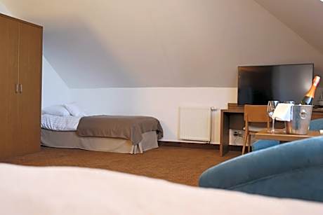 Standard Family Room