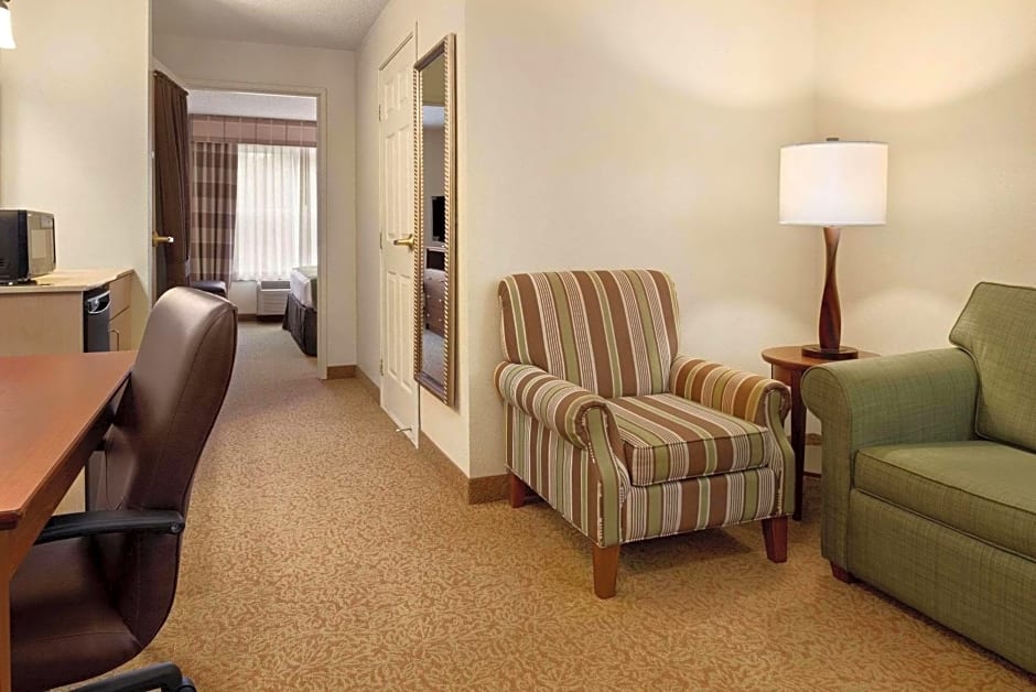 Country Inn & Suites by Radisson, Stevens Point, WI