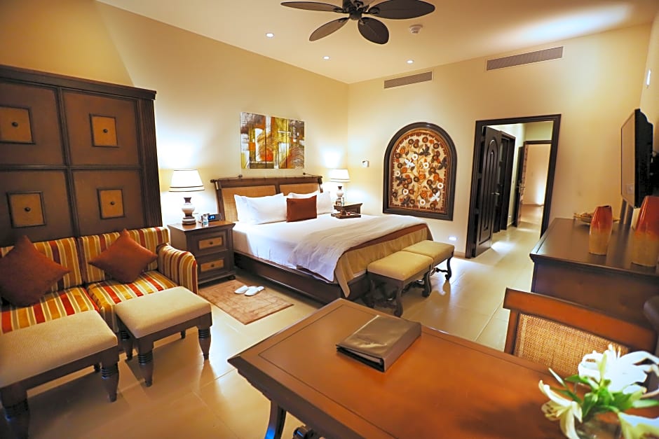 Photo 1 of 4 of Junior 1 King Bed Suite, Ocean View