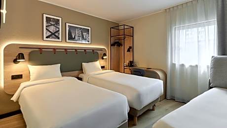 Standard Queen Room with One Queen Bed and Sofa Bed
