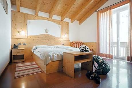 Double or Twin Room with Extra Bed