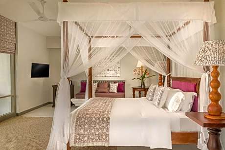 Suite with Pool