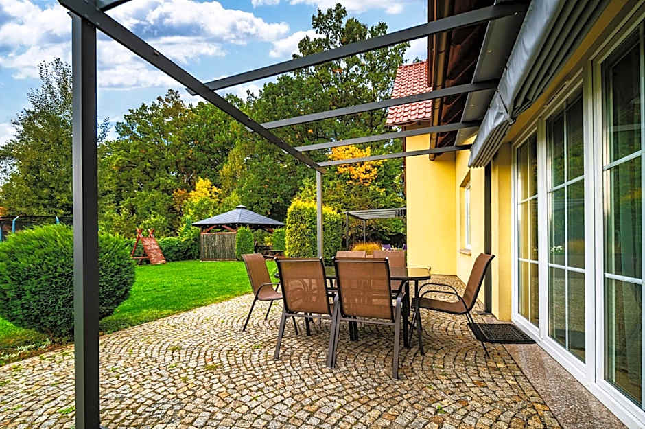 ApartamentyKudowa - Willa Pod Dębami z ogrodem i parkingiem,