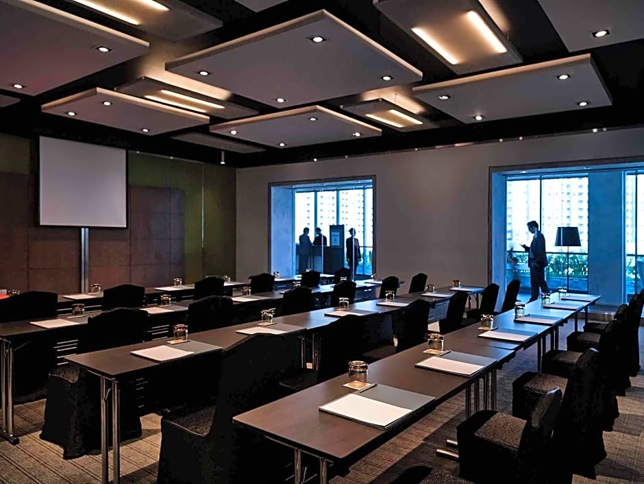 Pullman Jakarta Central Park Hotel