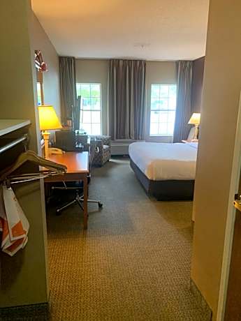 Business King Room - Accessible/Non-Smoking