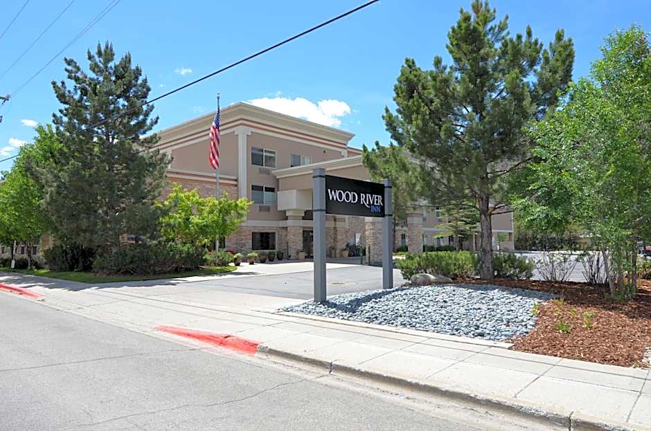 Wood River Inn & Suite