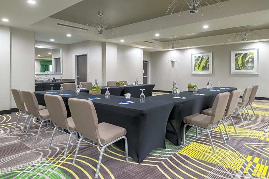 Holiday Inn Express and Suites Norman, an IHG Hotel