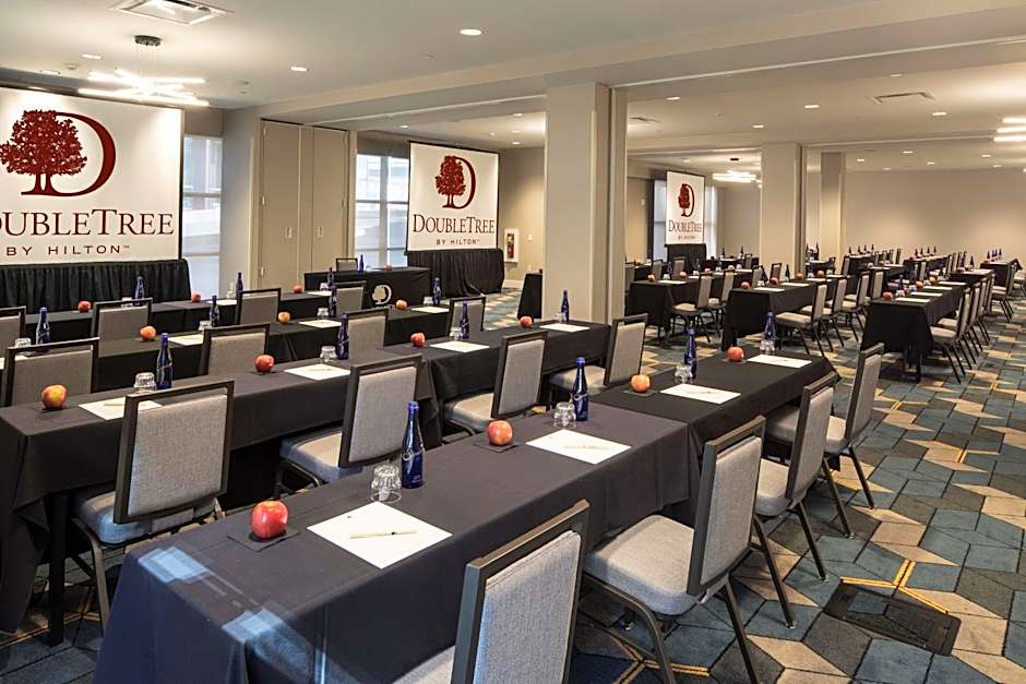 DoubleTree by Hilton Hotel & Suites Pittsburgh Downtown