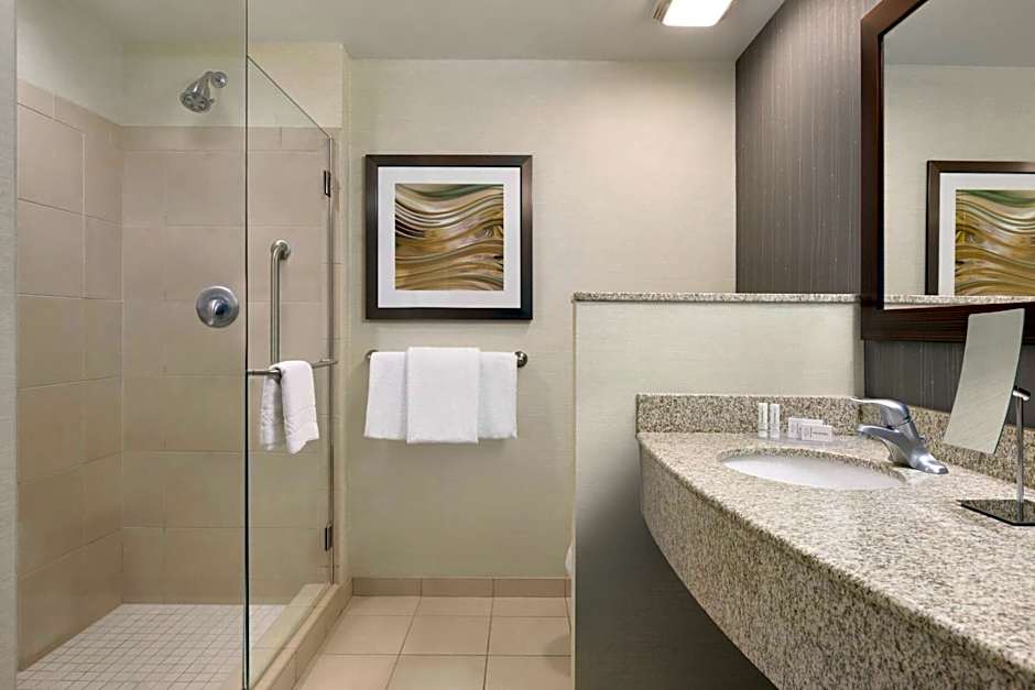 Courtyard by Marriott Charlotte Airport North