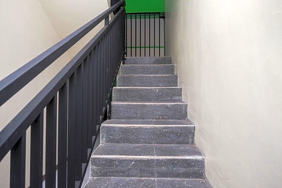 Urbanview Syariah Zidney 3 Salatiga by RedDoorz