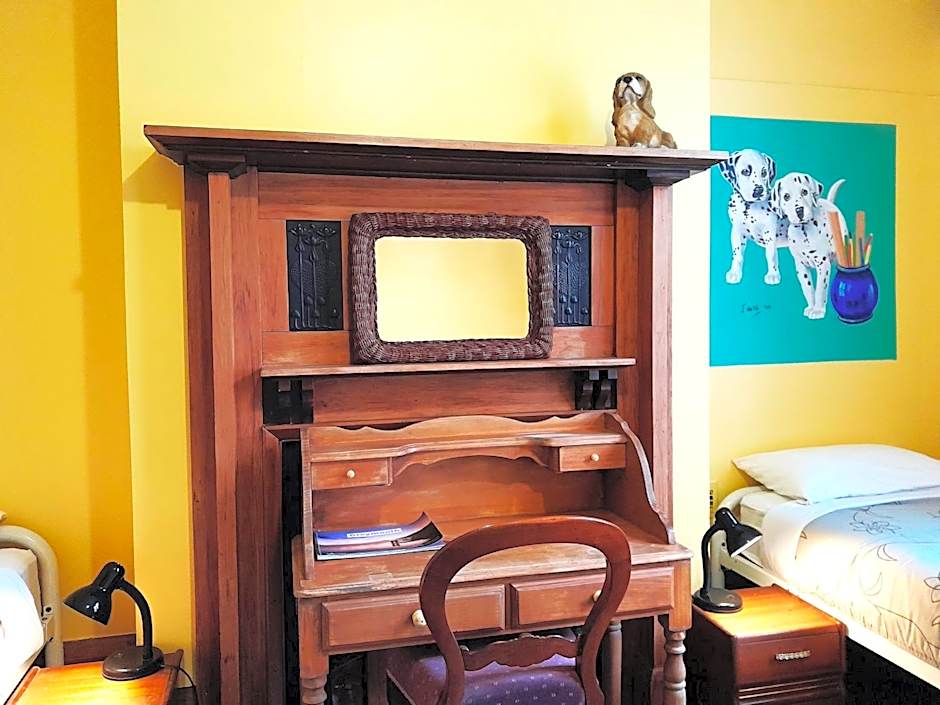 Noah's Ark Backpackers