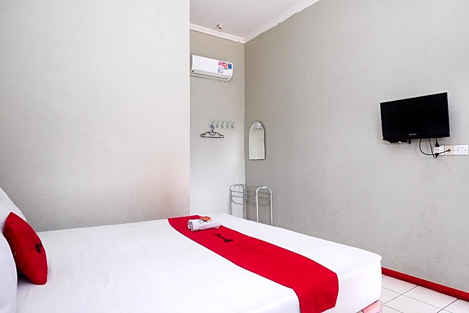 RedDoorz near Kampus UMP Purwokerto