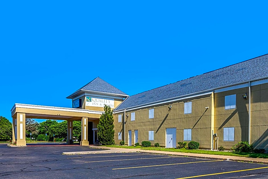 Quality Inn & Suites Coldwater near I-69