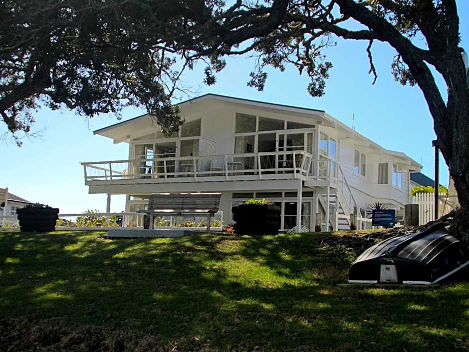 Hananui Lodge and Apartments