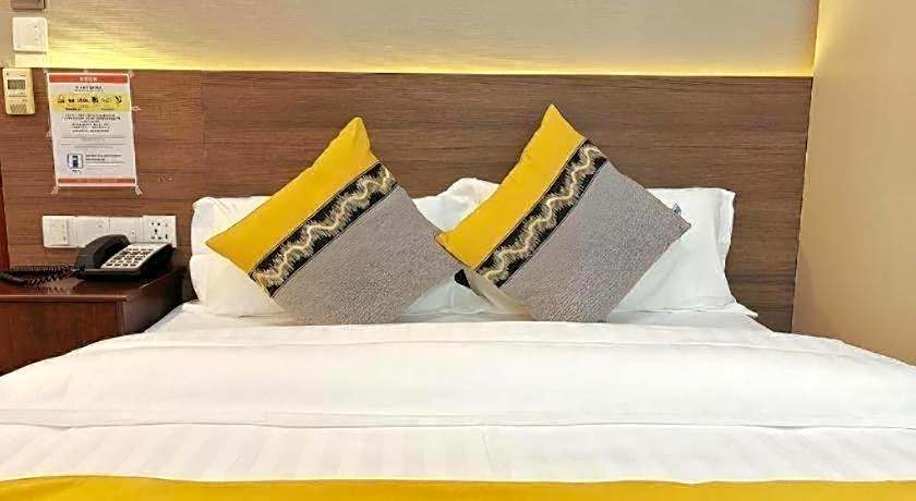 Grand Harbour Hotel