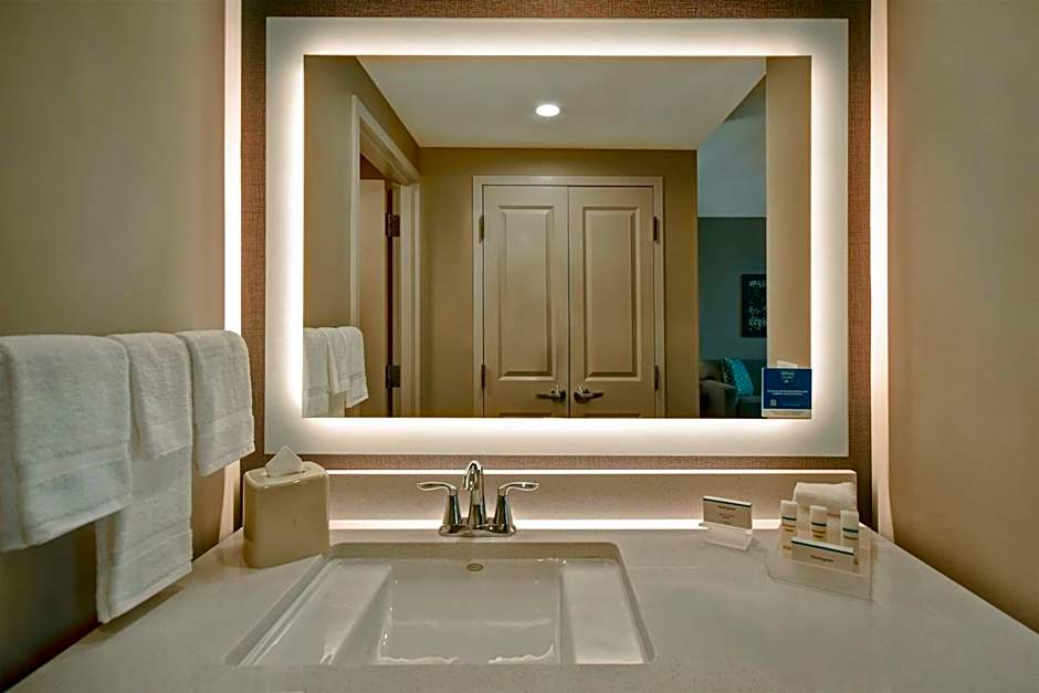 Homewood Suites by Hilton Orlando at FLAMINGO CROSSINGS Town Center