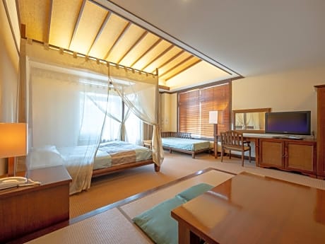 Double Room with Tatami Area