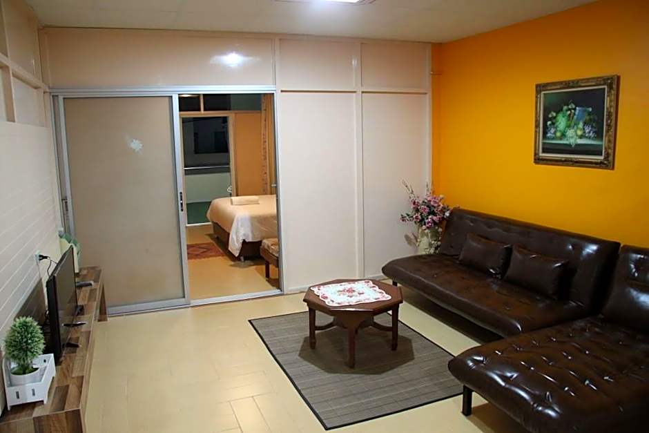 OYO 75486 Anna Residence Jomtien