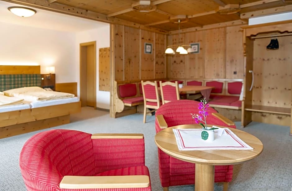 Landhotel Tirolerhof - Mai bis Mitte Juni kein Saunabetrieb
