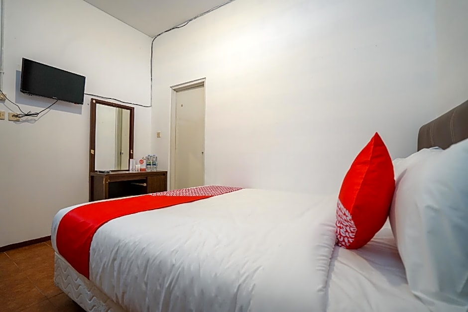 OYO 1844 Bravo Residence