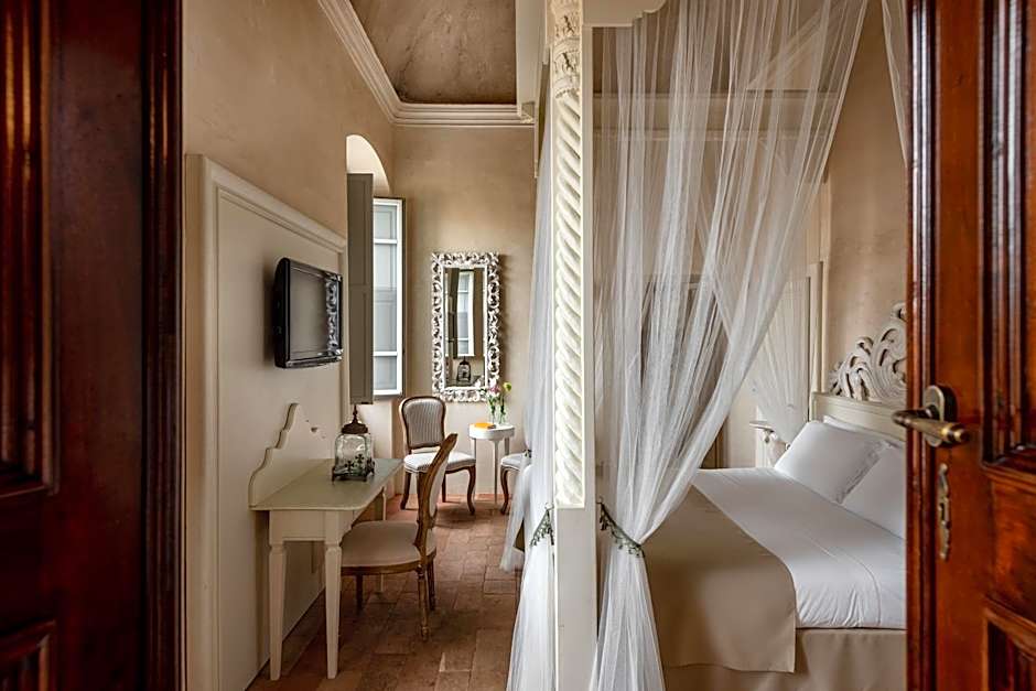 Photo 1 of 5 of Suite