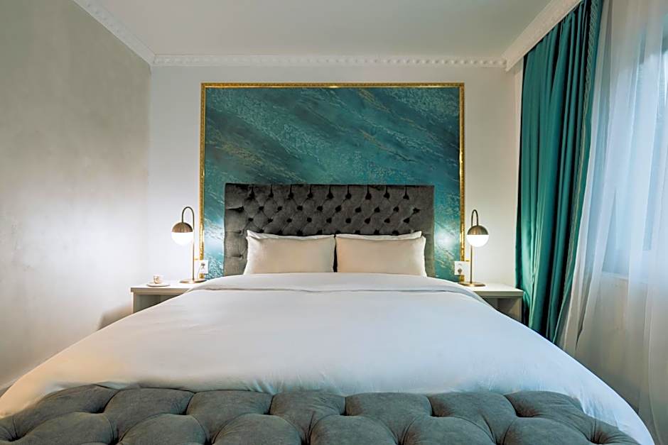 Suru Hotel & Restaurant